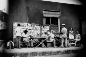 3 AUTOR, CULTURA PARAGUAYA, Cultura urbana, FU, J.M.Blanch, Neg BN, PARAGUAY, vendedor ambulante, WEB < Pueblos de las Reducciones 2 SOPORTE ORIGINAL, 3 AUTOR, 4 LUGAR, BN, CULTURA PARAGUAYA, Cultura urbana, FU, J.M.Blanch, Neg BN, PARAGUAY, Pueblos de las Reducciones, TRABAJO, TRABAJO Y ARTESANIA, WEB, ccomercio, vendedor, vendedor ambulante