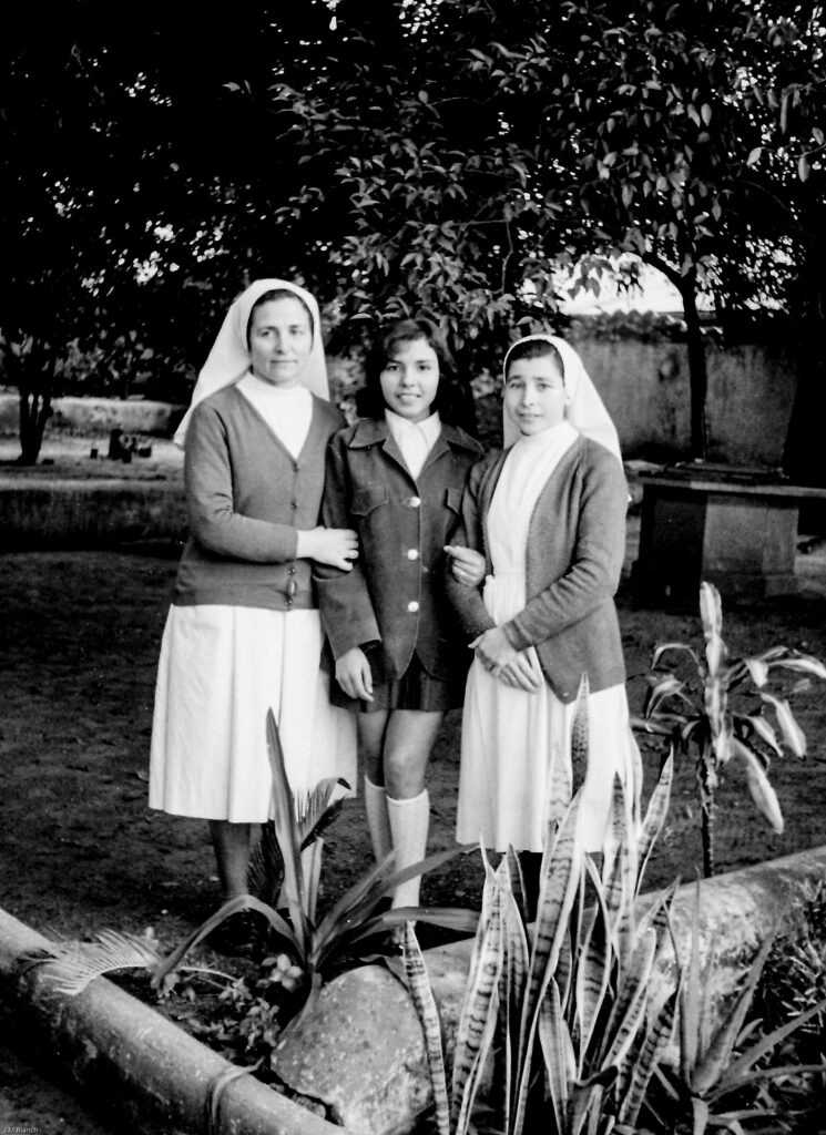 2 SOPORTE ORIGINAL, 3 AUTOR, academia de corte, Academia de Corte y Confección, FU, J.M.Blanch, JESUITAS (OBRAS), Neg BN, PARAGUAY, Parroquia Cristo Rey < Parroquias, retrato espontaneo, WEB 2 SOPORTE ORIGINAL, 3 AUTOR, 4 LUGAR, Academia de Corte y Confección, BN, EDUCACION INFORMAL, Educacion artistica, FU, J.M.Blanch, JESUITAS (OBRAS), Neg BN, PARAGUAY, PERSONA, Parroquia Cristo Rey, Parroquias, Pueblos de las Reducciones, RETRATO, WEB, academia de corte, manualidades, retrato espontaneo