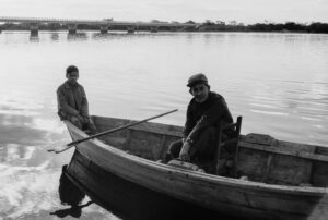 3 AUTOR, bote, canoa, Cultura campesina, CULTURA PARAGUAYA, FC < 1 CATEGORIA, J.M.Blanch, Neg BN, PARAGUAY, WEB < Pueblos de las Reducciones 2 SOPORTE ORIGINAL, 3 AUTOR, 4 LUGAR, BN, CULTURA PARAGUAYA, Campesinos, Cultura campesina, FC, J.M.Blanch, Medio de transporte, Neg BN, PARAGUAY, Pueblos de las Reducciones, TRANSPORTES CAMINOS y VIAJES, Vida campesina, WEB, _NUEVAS, bote, canoa