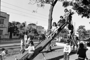 3 AUTOR, Colegio Cristo Rey < Colegios, Cultura urbana, FU, J.M.Blanch, JESUITAS (OBRAS), juego de niños, Neg BN, niño, PARAGUAY, tobogan 2 SOPORTE ORIGINAL, 3 AUTOR, 4 LUGAR, BN, CELEBRACIONES, CULTURA PARAGUAYA, Colegio Cristo Rey, Colegios, Cultura urbana, DEPORTES JUEGOS VACACIONES, EDAD, FU, J.M.Blanch, JESUITAS (OBRAS), Neg BN, PARAGUAY, PERSONA, Pueblos de las Reducciones, _NUEVAS, juego de niños, juegos de niños, niñez, niño, tobogan