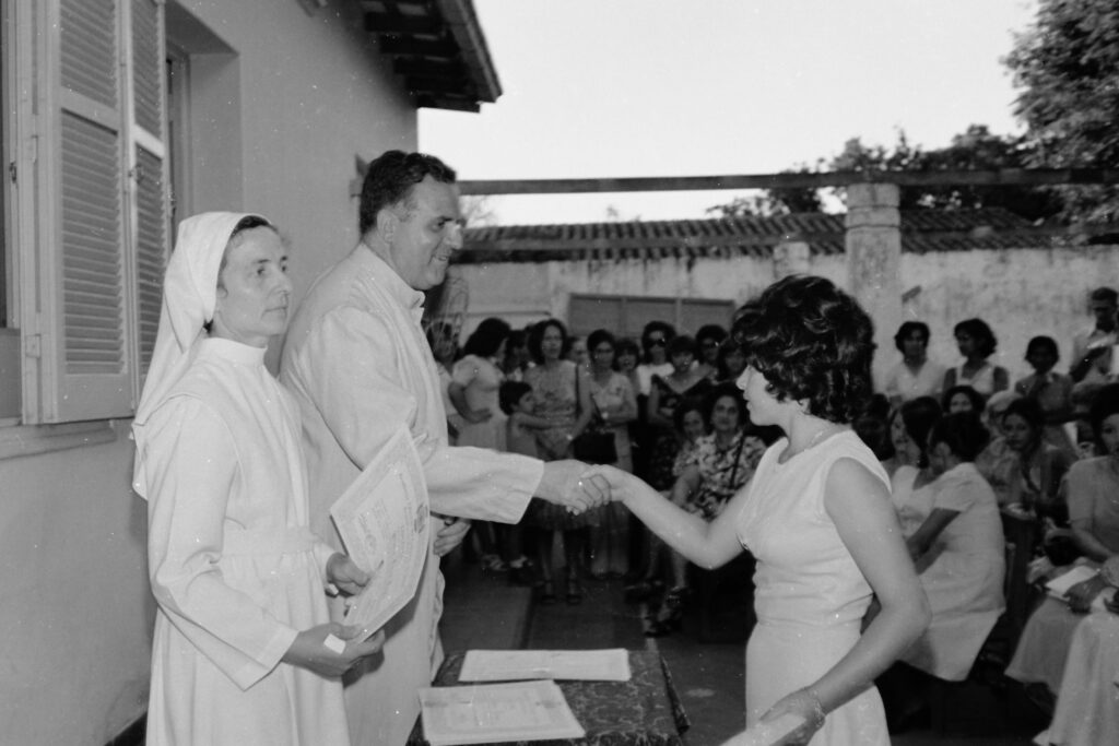 3 AUTOR, academia de corte, Academia de Corte y Confección, FU, J.M.Blanch, JESUITAS (OBRAS), Neg BN, PARAGUAY, Parroquia Cristo Rey < Parroquias, WEB 2 SOPORTE ORIGINAL, 3 AUTOR, 4 LUGAR, Academia de Corte y Confección, BN, EDUCACION INFORMAL, Educacion artistica, FU, J.M.Blanch, JESUITAS (OBRAS), Neg BN, PARAGUAY, Parroquia Cristo Rey, Parroquias, Pueblos de las Reducciones, WEB, academia de corte, manualidades