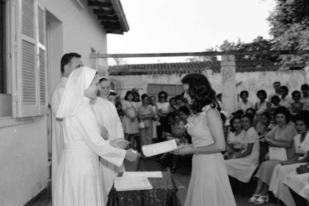 3 AUTOR, academia de corte, Academia de Corte y Confección, FU, J.M.Blanch, JESUITAS (OBRAS), Neg BN, PARAGUAY, Parroquia Cristo Rey < Parroquias, WEB 2 SOPORTE ORIGINAL, 3 AUTOR, 4 LUGAR, Academia de Corte y Confección, BN, EDUCACION INFORMAL, Educacion artistica, FU, J.M.Blanch, JESUITAS (OBRAS), Neg BN, PARAGUAY, Parroquia Cristo Rey, Parroquias, Pueblos de las Reducciones, WEB, academia de corte, manualidades