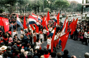 3 AUTOR, Cultura urbana, desfile, Diapos 35 mm, FU, J.M.Blanch, PARAGUAY, Partido Colorado 2 SOPORTE ORIGINAL, 3 AUTOR, 4 LUGAR, CULTURA PARAGUAYA, Cultura urbana, Diapos 35 mm, FIESTAS Y CELEBRACIONES, FU, J.M.Blanch, PARAGUAY, POLITICA, Partido Colorado, Pueblos de las Reducciones, desfile, fiesta civil