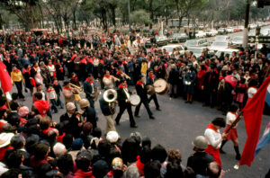 3 AUTOR, Cultura urbana, desfile, Diapos 35 mm, FU, J.M.Blanch, PARAGUAY, Partido Colorado 2 SOPORTE ORIGINAL, 3 AUTOR, 4 LUGAR, CULTURA PARAGUAYA, Cultura urbana, Diapos 35 mm, FIESTAS Y CELEBRACIONES, FU, J.M.Blanch, PARAGUAY, POLITICA, Partido Colorado, Pueblos de las Reducciones, desfile, fiesta civil