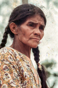 3 AUTOR, Ava guarani, Diapos 35 mm, FI, INDIGENAS, J.M.Blanch, mujer < adulto, PARAGUAY, retrato espontaneo, rostro, una persona, WEB < Pueblos de las Reducciones 2 SOPORTE ORIGINAL, 3 AUTOR, 4 LUGAR, Ava guarani, CANTIDAD, Diapos 35 mm, EDAD, FI, INDIGENAS, J.M.Blanch, PARAGUAY, PERSONA, Pueblos de las Reducciones, RETRATO, WEB, adulto, cara, mujer, retrato espontaneo, rostro, una persona