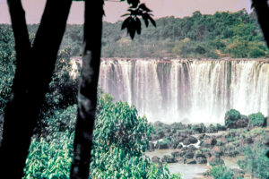 3 AUTOR, Diapos 35 mm, FN, J.M.Blanch, NATURALEZA, PAISAJE, salto de agua, WEB < Pueblos de las Reducciones 2 SOPORTE ORIGINAL, 3 AUTOR, Diapos 35 mm, FN, J.M.Blanch, NATURALEZA, PAISAJE, Pueblos de las Reducciones, WEB, catarata, salto de agua