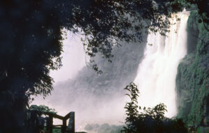 3 AUTOR, Diapos 35 mm, FN, J.M.Blanch, NATURALEZA, PAISAJE, salto de agua, WEB < Pueblos de las Reducciones 2 SOPORTE ORIGINAL, 3 AUTOR, Diapos 35 mm, FN, J.M.Blanch, NATURALEZA, PAISAJE, Pueblos de las Reducciones, WEB, catarata, salto de agua