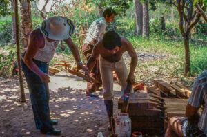 3 AUTOR, CIPAE, CULTURA PARAGUAYA, Diapos 35 mm, FC < 1 CATEGORIA, J.M.Blanch, limpieza < tareas domesticas, PARAGUAY, TRABAJO 2 SOPORTE ORIGINAL, 3 AUTOR, 4 LUGAR, CIPAE, CULTURA PARAGUAYA, Comité de Iglesias, Diapos 35 mm, FC, J.M.Blanch, JESUITAS, PARAGUAY, Pueblos de las Reducciones, Servicio a la Iglesia Paraguaya, TRABAJO, TRABAJO Y ARTESANIA, limpieza, tareas domesticas