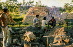 3 AUTOR, CIPAE, construccion, CULTURA PARAGUAYA, Diapos 35 mm, FC < 1 CATEGORIA, hombre, J.M.Blanch, materiales de construccion, PARAGUAY, TRABAJO 2 SOPORTE ORIGINAL, 3 AUTOR, 4 LUGAR, CIPAE, CULTURA PARAGUAYA, Comité de Iglesias, Diapos 35 mm, EDAD, FC, J.M.Blanch, JESUITAS, PARAGUAY, PERSONA, Pueblos de las Reducciones, Servicio a la Iglesia Paraguaya, TRABAJO, TRABAJO Y ARTESANIA, adulto, construccion, hombre, materiales de construccion, varon