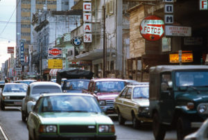 3 AUTOR, auto, automovil, ciudad, Cultura urbana, Diapos 35 mm, FU, J.M.Blanch, PARAGUAY, trafico, Urbanismo 2 SOPORTE ORIGINAL, 3 AUTOR, 4 LUGAR, ARQUITECTURA, CULTURA PARAGUAYA, Cultura urbana, Diapos 35 mm, Edificios, FU, J.M.Blanch, Medio de transporte, PARAGUAY, Pueblos de las Reducciones, TRANSPORTES CAMINOS y VIAJES, Urbanismo, _NUEVAS, auto, automovil, ciudad, trafico