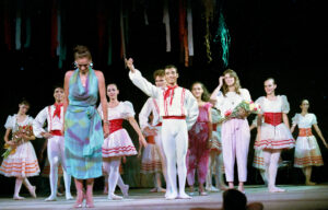 3 AUTOR, DANZA, FD, J.M.Blanch, Neg Color 35 mm, PARAGUAY, WEB < Pueblos de las Reducciones 2 SOPORTE ORIGINAL, 3 AUTOR, 4 LUGAR, DANZA, FD, J.M.Blanch, Neg Color 35 mm, PARAGUAY, Pueblos de las Reducciones, WEB