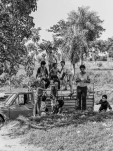 3 AUTOR, Cultura urbana, FU, J.M.Blanch, Neg BN, PARAGUAY, retrato espontaneo, trabajo infantil < TRABAJO 2 SOPORTE ORIGINAL, 3 AUTOR, 4 LUGAR, BN, CULTURA PARAGUAYA, Cultura urbana, FU, J.M.Blanch, Neg BN, PARAGUAY, PERSONA, Pueblos de las Reducciones, RETRATO, TRABAJO, TRABAJO Y ARTESANIA, retrato espontaneo, trabajo infantil