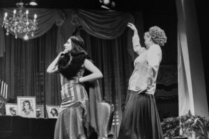 3 AUTOR, FT, J.M.Blanch, Neg BN, PARAGUAY, TEATRO, WEB < Pueblos de las Reducciones 2 SOPORTE ORIGINAL, 3 AUTOR, 4 LUGAR, BN, FT, J.M.Blanch, Neg BN, PARAGUAY, Pueblos de las Reducciones, TEATRO, WEB