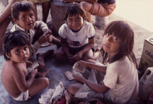 Ayoreos, Diapos 35 mm, FI, INDIGENAS, niños, PARAGUAY, WEB < Pueblos de las Reducciones 2 SOPORTE ORIGINAL, 4 LUGAR, Ayoreos, Diapos 35 mm, EDAD, FI, INDIGENAS, PARAGUAY, PERSONA, Pueblos de las Reducciones, WEB, niñas, niñez, niños