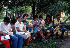 CEPAG, conversacion, Diapos 35 mm, Educación Complementaria, FC < 1 CATEGORIA, grupo pequeño, JESUITAS (OBRAS), PARAGUAY, WEB < Pueblos de las Reducciones 2 SOPORTE ORIGINAL, 4 LUGAR, CANTIDAD, CEPAG, COMUNICACIONES, Diapos 35 mm, Educación Complementaria, FC, JESUITAS (OBRAS), PARAGUAY, Pueblos de las Reducciones, WEB, conversacion, grupo, grupo pequeño