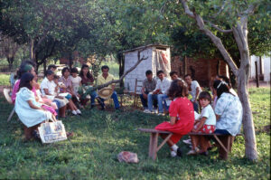 CEPAG, conversacion, Diapos 35 mm, Educación Complementaria, FC < 1 CATEGORIA, grupo pequeño, JESUITAS (OBRAS), PARAGUAY, WEB < Pueblos de las Reducciones 2 SOPORTE ORIGINAL, 4 LUGAR, CANTIDAD, CEPAG, COMUNICACIONES, Diapos 35 mm, Educación Complementaria, FC, JESUITAS (OBRAS), PARAGUAY, Pueblos de las Reducciones, WEB, conversacion, grupo, grupo pequeño