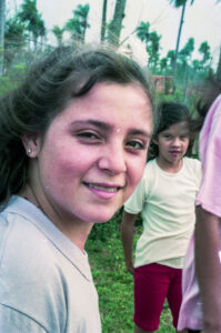 3 AUTOR, Escuela Oñondive, FC < 1 CATEGORIA, Fe y Alegría < JESUITAS (OBRAS), FJ < 1 CATEGORIA, J.M.Blanch, JESUITAS (OBRAS), Neg Color 35 mm, niña < niñez, PARAGUAY, WEB < Pueblos de las Reducciones 2 SOPORTE ORIGINAL, 3 AUTOR, 4 LUGAR, EDAD, Escuela Oñondive, FC, FJ, Fe y Alegría, J.M.Blanch, JESUITAS (OBRAS), Neg Color 35 mm, PARAGUAY, PERSONA, Pueblos de las Reducciones, WEB, niña, niñez