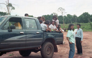 3 AUTOR, Camba rembe (Esc. de San Pedro), FC < 1 CATEGORIA, Fe y Alegria, Fe y Alegría < JESUITAS (OBRAS), J.M.Blanch, JESUITAS (OBRAS), Neg Color 35 mm, PARAGUAY, retrato de grupo 2 SOPORTE ORIGINAL, 3 AUTOR, 4 LUGAR, Camba rembe (Esc. de San Pedro), Centros, EDUCACION FORMAL, FC, Fe y Alegria, Fe y Alegría, J.M.Blanch, JESUITAS (OBRAS), Neg Color 35 mm, PARAGUAY, PERSONA, Pueblos de las Reducciones, RETRATO, retrato de grupo