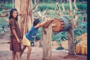 3 AUTOR, Camba rembe (Esc. de San Pedro), FC < 1 CATEGORIA, Fe y Alegria, Fe y Alegría < JESUITAS (OBRAS), J.M.Blanch, JESUITAS (OBRAS), Neg Color 35 mm, PARAGUAY, WEB < Pueblos de las Reducciones 2 SOPORTE ORIGINAL, 3 AUTOR, 4 LUGAR, Camba rembe (Esc. de San Pedro), Centros, EDUCACION FORMAL, FC, Fe y Alegria, Fe y Alegría, J.M.Blanch, JESUITAS (OBRAS), Neg Color 35 mm, PARAGUAY, Pueblos de las Reducciones, WEB