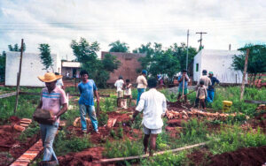 3 AUTOR, Camba rembe (Esc. de San Pedro), construccion, CULTURA PARAGUAYA, FC < 1 CATEGORIA, Fe y Alegría < JESUITAS (OBRAS), FJ < 1 CATEGORIA, J.M.Blanch, JESUITAS (OBRAS), Neg Color 35 mm, PARAGUAY, TRABAJO, WEB < Pueblos de las Reducciones 2 SOPORTE ORIGINAL, 3 AUTOR, 4 LUGAR, CULTURA PARAGUAYA, Camba rembe (Esc. de San Pedro), FC, FJ, Fe y Alegría, J.M.Blanch, JESUITAS (OBRAS), Neg Color 35 mm, PARAGUAY, Pueblos de las Reducciones, TRABAJO, TRABAJO Y ARTESANIA, WEB, construccion