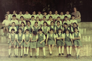 3 AUTOR, Colegio Cristo Rey < Centros, Colegio Cristo Rey < Colegios, FU, J.M.Blanch, JESUITAS (OBRAS), Neg Color 35 mm, PARAGUAY, retrato de grupo 2 SOPORTE ORIGINAL, 3 AUTOR, 4 LUGAR, Centros, Colegio Cristo Rey, Colegios, EDUCACION FORMAL, FU, J.M.Blanch, JESUITAS (OBRAS), Neg Color 35 mm, PARAGUAY, PERSONA, Pueblos de las Reducciones, RETRATO, retrato de grupo