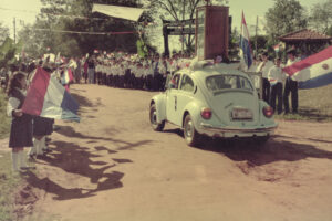 3 AUTOR, alumno, CULTURA PARAGUAYA, escuela, FC < 1 CATEGORIA, FJ < 1 CATEGORIA, J.M.Blanch, JESUITAS (OBRAS), Neg Color 35 mm, PARAGUAY, Parroquia San Ignacio, procesion 2 SOPORTE ORIGINAL, 3 AUTOR, 4 LUGAR, ARQUITECTURA, CULTURA PARAGUAYA, Colegio, EDUCACION FORMAL, Edificios, Edificios publicos, Escuela, FC, FJ, J.M.Blanch, JESUITAS (OBRAS), Neg Color 35 mm, PARAGUAY, Parroquia San Ignacio, Parroquias, Pueblos de las Reducciones, RELIGION, alumno, colegio, escuela, procesion