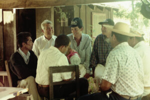 3 AUTOR, agricultura, conversacion, CULTURA PARAGUAYA, FC < 1 CATEGORIA, J.M.Blanch, JESUITAS (OBRAS), Neg Color 35 mm, PARAGUAY, Parroquia Santa María Misiones, reunion, WEB < Pueblos de las Reducciones 2 SOPORTE ORIGINAL, 3 AUTOR, 4 LUGAR, COMUNICACIONES, CULTURA PARAGUAYA, FC, J.M.Blanch, JESUITAS (OBRAS), Neg Color 35 mm, PARAGUAY, Parroquia Santa María Misiones, Parroquias, Pueblos de las Reducciones, TRABAJO, TRABAJO Y ARTESANIA, WEB, agricultura, conversacion, reunion