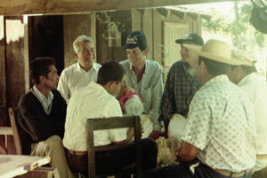 3 AUTOR, agricultura, conversacion, CULTURA PARAGUAYA, FC, J.M.Blanch, JESUITAS (OBRAS), Neg Color 35 mm, PARAGUAY, Parroquia Santa María Misiones, reunion, WEB 2 SOPORTE ORIGINAL, 3 AUTOR, 4 LUGAR, COMUNICACIONES, CULTURA PARAGUAYA, FC, J.M.Blanch, JESUITAS (OBRAS), Neg Color 35 mm, PARAGUAY, Parroquia Santa María Misiones, Parroquias, Pueblos de las Reducciones, TRABAJO, TRABAJO Y ARTESANIA, WEB, agricultura, conversacion, reunion