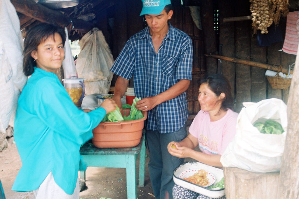 3 AUTOR, campesino, cocina < tareas domesticas, CULTURA PARAGUAYA, en agricultura, FC, J.M.Blanch, JESUITAS (OBRAS), Neg Color 35 mm, PARAGUAY, Parroquia Santa María Misiones, WEB 2 SOPORTE ORIGINAL, 3 AUTOR, 4 LUGAR, CULTURA PARAGUAYA, Campesinos, Capacitacion, Cultura campesina, EDUCACION INFORMAL, FC, J.M.Blanch, JESUITAS (OBRAS), Neg Color 35 mm, PARAGUAY, Parroquia Santa María Misiones, Parroquias, Pueblos de las Reducciones, TRABAJO, TRABAJO Y ARTESANIA, Vida campesina, WEB, campesino, cocina, en agricultura, tareas domesticas