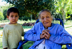 3 AUTOR, amabilidad, anciana, bondad, CULTURA PARAGUAYA, Digitales, FC < 1 CATEGORIA, J.M.Blanch, niño, PARAGUAY, rostro, una persona 2 SOPORTE ORIGINAL, 3 AUTOR, 4 LUGAR, CANTIDAD, CULTURA PARAGUAYA, Digitales, EDAD, FC, J.M.Blanch, PARAGUAY, PERSONA, Pueblos de las Reducciones, RETRATO, adulto mayor, amabilidad, anciana, bondad, cara, niñez, niño, rostro, una persona, vieja, viejo