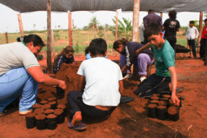 3 AUTOR, agricultura, alumno, campesino < Cultura campesina, Capacitacion, CEPAG, Cultura campesina, CULTURA PARAGUAYA, Digitales, en agricultura, FC < 1 CATEGORIA, J.M.Blanch, JESUITAS (OBRAS), mixto, niña < niñez, niñez, niño, PARAGUAY, plantar, reforestacion, WEB < Pueblos de las Reducciones 2 SOPORTE ORIGINAL, 3 AUTOR, 4 LUGAR, CEPAG, CULTURA PARAGUAYA, Campesinos, Capacitacion, Colegio, Cultura campesina, Digitales, ECOLOGIA, EDAD, EDUCACION FORMAL, EDUCACION INFORMAL, Escuela, FC, J.M.Blanch, JESUITAS (OBRAS), PARAGUAY, PERSONA, Pueblos de las Reducciones, SEXO, TRABAJO, TRABAJO Y ARTESANIA, Vida campesina, WEB, _NUEVAS, agricultura, alumno, campesino, en agricultura, mixto, niña, niñez, niño, plantar, reforestacion