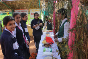 agricultura, Centro Educativo Santa María de la Providencia de Fe y Alegria, Comida tipica, FC < 1 CATEGORIA, Fe y Alegria, feria, J.M.Blanch, niñez 3 AUTOR, CULTURA PARAGUAYA, Centro Educativo Santa María de la Providencia de Fe y Alegria, Centros, Comida tipica, EDAD, EDUCACION FORMAL, FC, FIESTAS Y CELEBRACIONES, Fe y Alegria, J.M.Blanch, PERSONA, Pueblos de las Reducciones, TRABAJO, TRABAJO Y ARTESANIA, _NUEVAS, agricultura, feria, fiesta civil, niñez