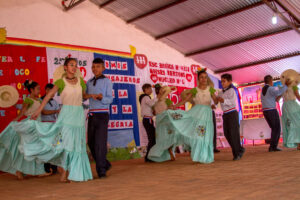 2018 25 años Escuelas Arroyito, Arroyito < Fe y Alegría, Asentamiento Arroyito, Cultura campesina, CULTURA PARAGUAYA, DANZA, danza paraguaya, EDUCACION FORMAL, Fe y Alegria, Fe y Alegría < JESUITAS (OBRAS), JESUITAS (OBRAS), WEB < Pueblos de las Reducciones 2018 25 años Escuelas Arroyito, Arroyito, Asentamiento Arroyito, CULTURA PARAGUAYA, Campesinos, Centros, Cultura campesina, DANZA, EDUCACION FORMAL, Fe y Alegria, Fe y Alegría, JESUITAS (OBRAS), Pueblos de las Reducciones, Vida campesina, WEB, danza paraguaya