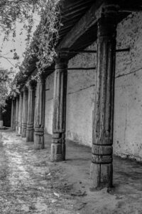 AECID, BOLIVIA, corredor < casa (detalles) < Edificios residenciales, FO, Neg BN, para la web, Reducciones 4 Bolivia 2 SOPORTE ORIGINAL, 4 LUGAR, AECID, ARQUITECTURA, BN, BOLIVIA, Edificios, Edificios residenciales, FO, Neg BN, Pueblos de las Reducciones, REDUCCIONES JESUITICAS, Reducciones 4 Bolivia, casa (detalles), corredor, para la web