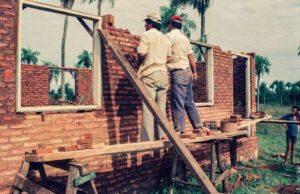 3 AUTOR, construccion, Escuela Oñondive, Fe y Alegría < JESUITAS (OBRAS), FJ < 1 CATEGORIA, J.M.Blanch, JESUITAS (OBRAS), Neg Color 35 mm, proyecto de viviendas, WEB < Pueblos de las Reducciones 2 SOPORTE ORIGINAL, 3 AUTOR, Escuela Oñondive, FJ, Fe y Alegría, J.M.Blanch, JESUITAS (OBRAS), Neg Color 35 mm, Pueblos de las Reducciones, TRABAJO, TRABAJO Y ARTESANIA, WEB, construccion, proyecto de viviendas