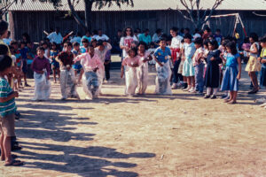 3 AUTOR, Colegio Pa'i Puku, Escuela Pa'i Puku, Fe y Alegria, Fe y Alegría < JESUITAS (OBRAS), J.M.Blanch, JESUITAS (OBRAS), WEB < Pueblos de las Reducciones 3 AUTOR, 4 LUGAR, Centros, Chaco, Colegio Pa'i Puku, Departamentos y Ciudades, EDUCACION FORMAL, Escuela Pa'i Puku, Fe y Alegria, Fe y Alegría, J.M.Blanch, JESUITAS (OBRAS), PARAGUAY, Pueblos de las Reducciones, Villa Hayes, WEB