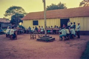 3 AUTOR, alumno, escuela, Fe y Alegria, Fe y Alegría < JESUITAS (OBRAS), J.M.Blanch, JESUITAS (OBRAS), Neg Color 35 mm, retrato de grupo, WEB < Pueblos de las Reducciones 2 SOPORTE ORIGINAL, 3 AUTOR, ARQUITECTURA, Centros, Colegio, EDUCACION FORMAL, Edificios, Edificios publicos, Escuela, Fe y Alegria, Fe y Alegría, J.M.Blanch, JESUITAS (OBRAS), Neg Color 35 mm, PERSONA, Pueblos de las Reducciones, RETRATO, WEB, alumno, colegio, escuela, retrato de grupo