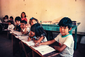 3 AUTOR, alumno, clase, escuela, Fe y Alegria, Fe y Alegría < JESUITAS (OBRAS), J.M.Blanch, JESUITAS (OBRAS), Neg Color 35 mm, retrato espontaneo, WEB < Pueblos de las Reducciones 2 SOPORTE ORIGINAL, 3 AUTOR, ARQUITECTURA, Centros, Colegio, EDUCACION FORMAL, Edificios, Edificios publicos, Escuela, Fe y Alegria, Fe y Alegría, J.M.Blanch, JESUITAS (OBRAS), Neg Color 35 mm, PERSONA, Pueblos de las Reducciones, RETRATO, WEB, alumno, clase, colegio, escuela, retrato espontaneo