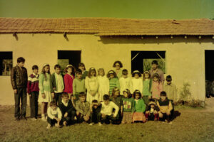 3 AUTOR, alumno, escuela, Fe y Alegria, Fe y Alegría < JESUITAS (OBRAS), J.M.Blanch, JESUITAS (OBRAS), Neg Color 35 mm, retrato de grupo, WEB < Pueblos de las Reducciones 2 SOPORTE ORIGINAL, 3 AUTOR, ARQUITECTURA, Centros, Colegio, EDUCACION FORMAL, Edificios, Edificios publicos, Escuela, Fe y Alegria, Fe y Alegría, J.M.Blanch, JESUITAS (OBRAS), Neg Color 35 mm, PERSONA, Pueblos de las Reducciones, RETRATO, WEB, alumno, colegio, escuela, retrato de grupo