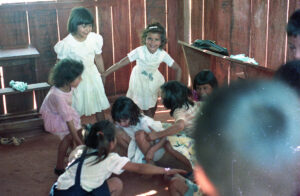 3 AUTOR, alumno, Camba rembe (Esc. de San Pedro), clase, escuela, Fe y Alegria, Fe y Alegría < JESUITAS (OBRAS), J.M.Blanch, JESUITAS (OBRAS), WEB < Pueblos de las Reducciones 3 AUTOR, ARQUITECTURA, Camba rembe (Esc. de San Pedro), Centros, Colegio, EDUCACION FORMAL, Edificios, Edificios publicos, Escuela, Fe y Alegria, Fe y Alegría, J.M.Blanch, JESUITAS (OBRAS), Pueblos de las Reducciones, WEB, alumno, clase, colegio, escuela