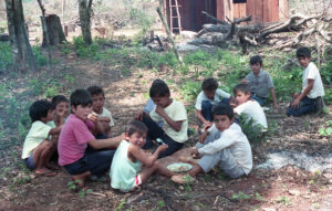 3 AUTOR, alumno, Camba rembe (Esc. de San Pedro), clase, escuela, Fe y Alegria, Fe y Alegría < JESUITAS (OBRAS), J.M.Blanch, JESUITAS (OBRAS), WEB < Pueblos de las Reducciones 3 AUTOR, ARQUITECTURA, Camba rembe (Esc. de San Pedro), Centros, Colegio, EDUCACION FORMAL, Edificios, Edificios publicos, Escuela, Fe y Alegria, Fe y Alegría, J.M.Blanch, JESUITAS (OBRAS), Pueblos de las Reducciones, WEB, alumno, clase, colegio, escuela