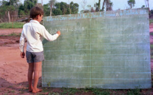 3 AUTOR, alumno, Camba rembe (Esc. de San Pedro), escuela, Fe y Alegria, Fe y Alegría < JESUITAS (OBRAS), J.M.Blanch, JESUITAS (OBRAS), WEB < Pueblos de las Reducciones 3 AUTOR, ARQUITECTURA, Camba rembe (Esc. de San Pedro), Centros, Colegio, EDUCACION FORMAL, Edificios, Edificios publicos, Escuela, Fe y Alegria, Fe y Alegría, J.M.Blanch, JESUITAS (OBRAS), Pueblos de las Reducciones, WEB, alumno, colegio, escuela