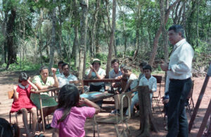 3 AUTOR, alumno, Camba rembe (Esc. de San Pedro), clase, escuela, Fe y Alegria, Fe y Alegría < JESUITAS (OBRAS), J.M.Blanch, JESUITAS (OBRAS), WEB < Pueblos de las Reducciones 3 AUTOR, ARQUITECTURA, Camba rembe (Esc. de San Pedro), Centros, Colegio, EDUCACION FORMAL, Edificios, Edificios publicos, Escuela, Fe y Alegria, Fe y Alegría, J.M.Blanch, JESUITAS (OBRAS), Pueblos de las Reducciones, WEB, alumno, clase, colegio, escuela