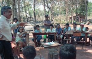 3 AUTOR, alumno, Camba rembe (Esc. de San Pedro), clase, escuela, Fe y Alegria, Fe y Alegría < JESUITAS (OBRAS), J.M.Blanch, JESUITAS (OBRAS), WEB < Pueblos de las Reducciones 3 AUTOR, ARQUITECTURA, Camba rembe (Esc. de San Pedro), Centros, Colegio, EDUCACION FORMAL, Edificios, Edificios publicos, Escuela, Fe y Alegria, Fe y Alegría, J.M.Blanch, JESUITAS (OBRAS), Pueblos de las Reducciones, WEB, alumno, clase, colegio, escuela