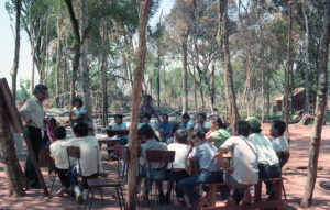 3 AUTOR, alumno, Camba rembe (Esc. de San Pedro), clase, escuela, Fe y Alegria, Fe y Alegría < JESUITAS (OBRAS), J.M.Blanch, JESUITAS (OBRAS), WEB < Pueblos de las Reducciones 3 AUTOR, ARQUITECTURA, Camba rembe (Esc. de San Pedro), Centros, Colegio, EDUCACION FORMAL, Edificios, Edificios publicos, Escuela, Fe y Alegria, Fe y Alegría, J.M.Blanch, JESUITAS (OBRAS), Pueblos de las Reducciones, WEB, alumno, clase, colegio, escuela