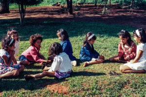 3 AUTOR, alumno, Camba rembe (Esc. de San Pedro), clase, concentracion, Fe y Alegria, Fe y Alegría < JESUITAS (OBRAS), grupo, J.M.Blanch, JESUITAS (OBRAS), Neg Color 35 mm, retrato espontaneo, WEB < Pueblos de las Reducciones 2 SOPORTE ORIGINAL, 3 AUTOR, CANTIDAD, Camba rembe (Esc. de San Pedro), Centros, Colegio, EDUCACION FORMAL, Escuela, Fe y Alegria, Fe y Alegría, J.M.Blanch, JESUITAS (OBRAS), Neg Color 35 mm, PERSONA, Pueblos de las Reducciones, RETRATO, WEB, alumno, clase, concentracion, grupo, retrato espontaneo