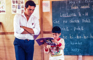 3 AUTOR, alumno, Camba rembe (Esc. de San Pedro), clase, concentracion, Fe y Alegria, Fe y Alegría < JESUITAS (OBRAS), grupo, J.M.Blanch, JESUITAS (OBRAS), Neg Color 35 mm, retrato espontaneo, WEB < Pueblos de las Reducciones 2 SOPORTE ORIGINAL, 3 AUTOR, CANTIDAD, Camba rembe (Esc. de San Pedro), Centros, Colegio, EDUCACION FORMAL, Escuela, Fe y Alegria, Fe y Alegría, J.M.Blanch, JESUITAS (OBRAS), Neg Color 35 mm, PERSONA, Pueblos de las Reducciones, RETRATO, WEB, alumno, clase, concentracion, grupo, retrato espontaneo