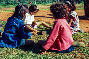 3 AUTOR, alumno, Camba rembe (Esc. de San Pedro), clase, concentracion, Fe y Alegria, Fe y Alegría < JESUITAS (OBRAS), grupo, J.M.Blanch, JESUITAS (OBRAS), Neg Color 35 mm, retrato espontaneo, WEB < Pueblos de las Reducciones 2 SOPORTE ORIGINAL, 3 AUTOR, CANTIDAD, Camba rembe (Esc. de San Pedro), Centros, Colegio, EDUCACION FORMAL, Escuela, Fe y Alegria, Fe y Alegría, J.M.Blanch, JESUITAS (OBRAS), Neg Color 35 mm, PERSONA, Pueblos de las Reducciones, RETRATO, WEB, alumno, clase, concentracion, grupo, retrato espontaneo