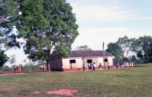 3 AUTOR, alumno, Camba rembe (Esc. de San Pedro), clase, concentracion, Fe y Alegria, Fe y Alegría < JESUITAS (OBRAS), grupo, J.M.Blanch, JESUITAS (OBRAS), Neg Color 35 mm, retrato espontaneo, WEB < Pueblos de las Reducciones 2 SOPORTE ORIGINAL, 3 AUTOR, CANTIDAD, Camba rembe (Esc. de San Pedro), Centros, Colegio, EDUCACION FORMAL, Escuela, Fe y Alegria, Fe y Alegría, J.M.Blanch, JESUITAS (OBRAS), Neg Color 35 mm, PERSONA, Pueblos de las Reducciones, RETRATO, WEB, alumno, clase, concentracion, grupo, retrato espontaneo